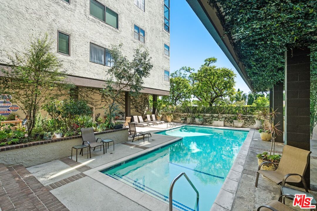 9000 Cynthia St Unit: 201