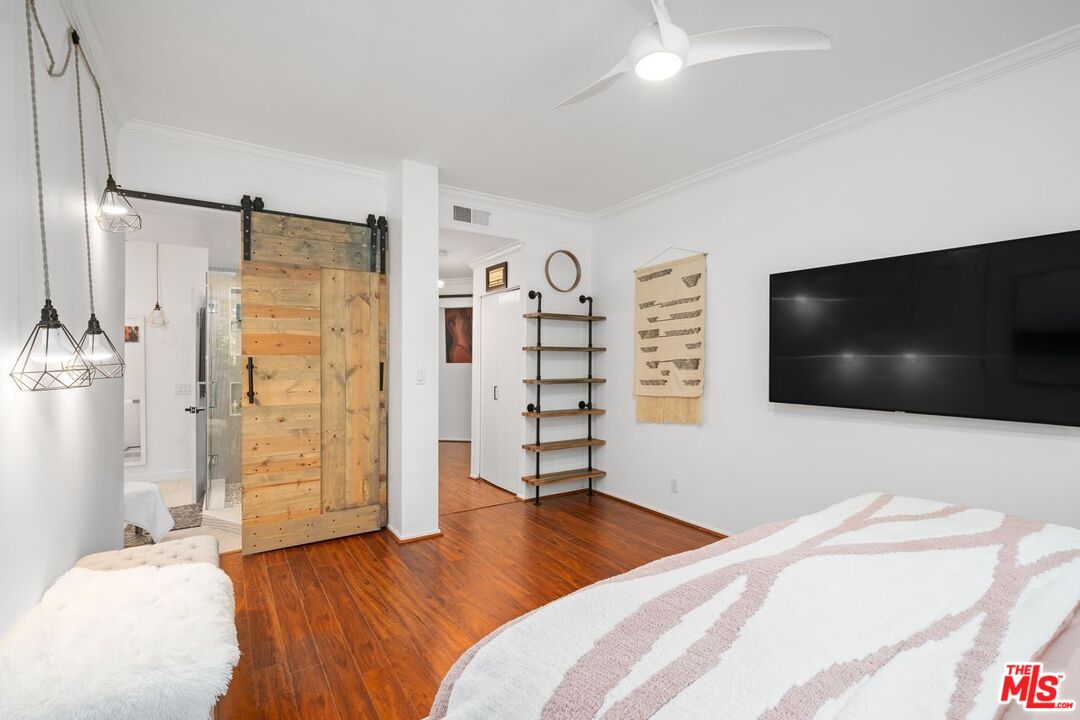 9000 Cynthia St Unit: 201