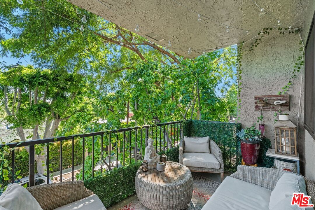 9000 Cynthia St Unit: 201