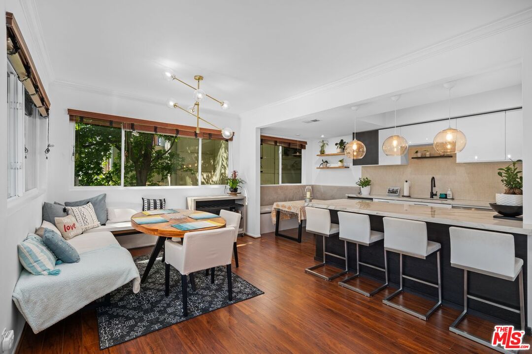 9000 Cynthia St Unit: 201