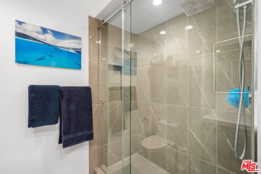 9000 Cynthia St Unit: 201