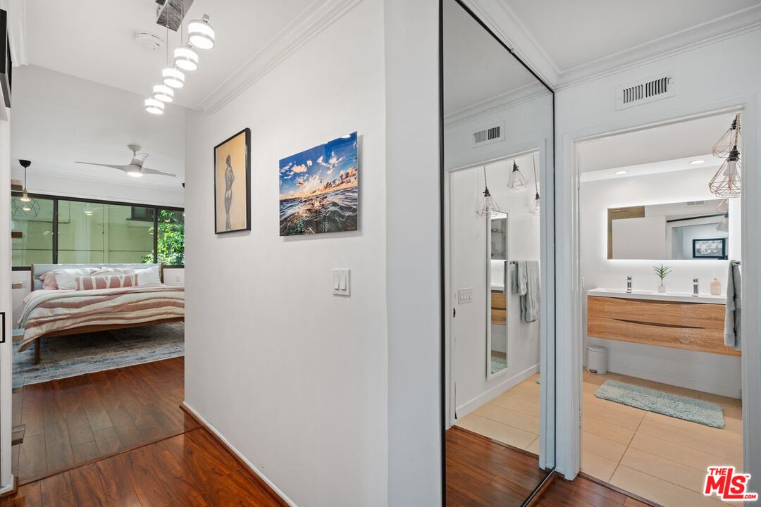 9000 Cynthia St Unit: 201