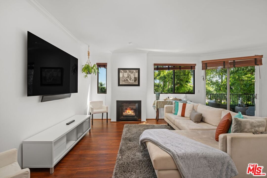 9000 Cynthia St Unit: 201