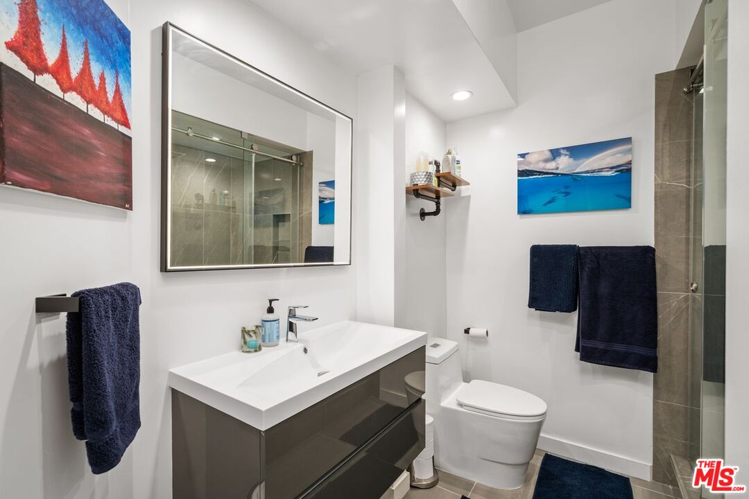 9000 Cynthia St Unit: 201