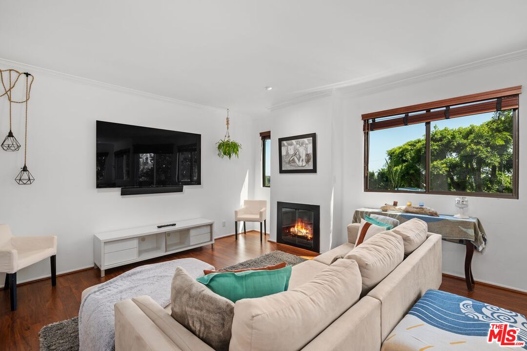 9000 Cynthia St Unit: 201