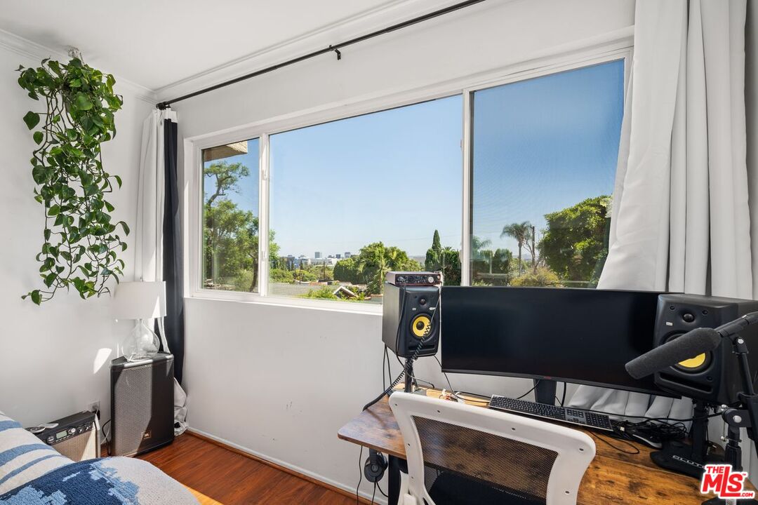 9000 Cynthia St Unit: 201