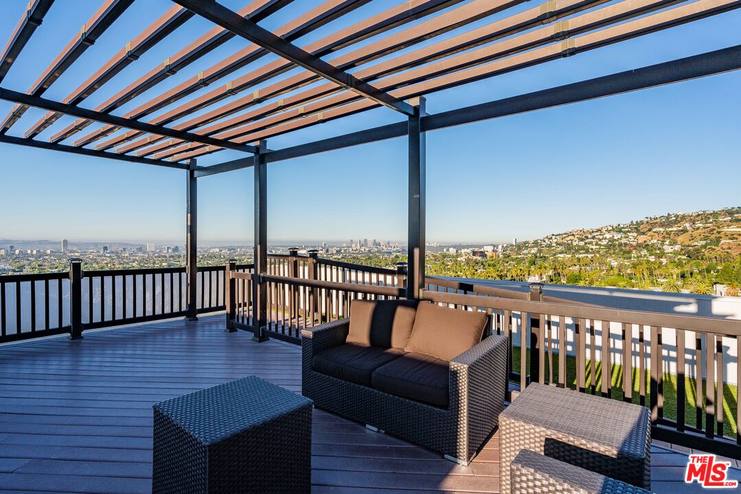 7250 Franklin Ave Unit: 903