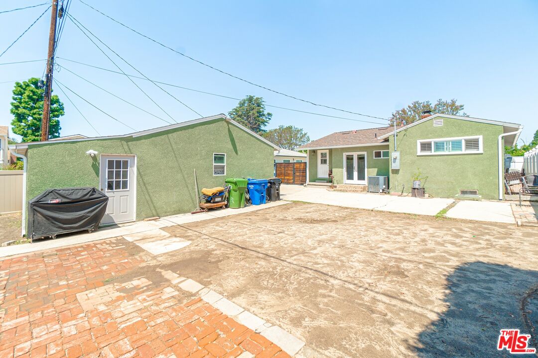 11318 Howard St