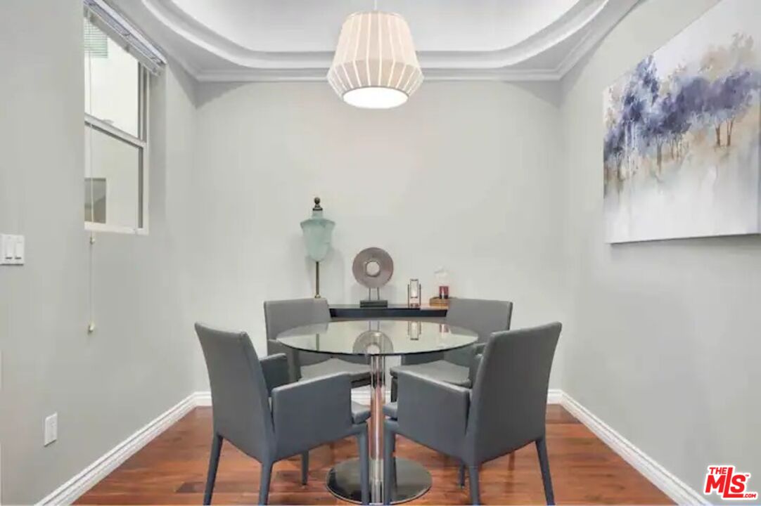 632 N Kings Rd Unit: 102