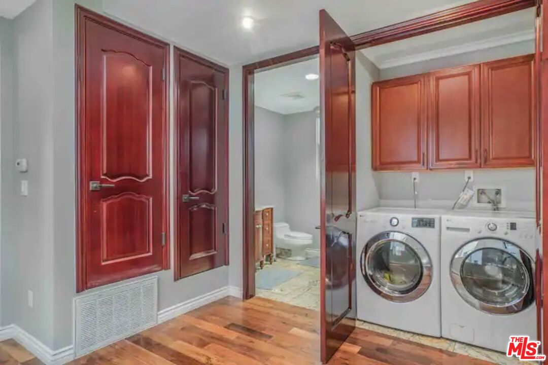 632 N Kings Rd Unit: 102