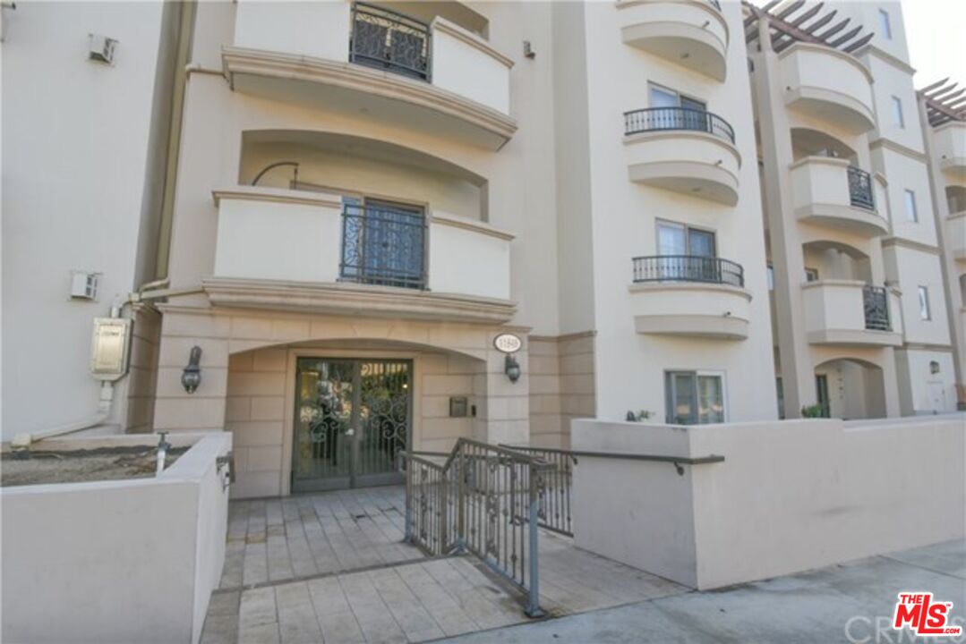 11848 Kiowa Ave Unit: 307