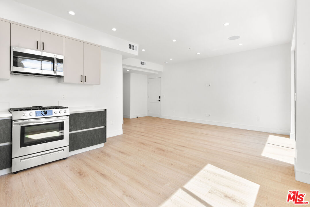 4661 Pickford St Unit: 2