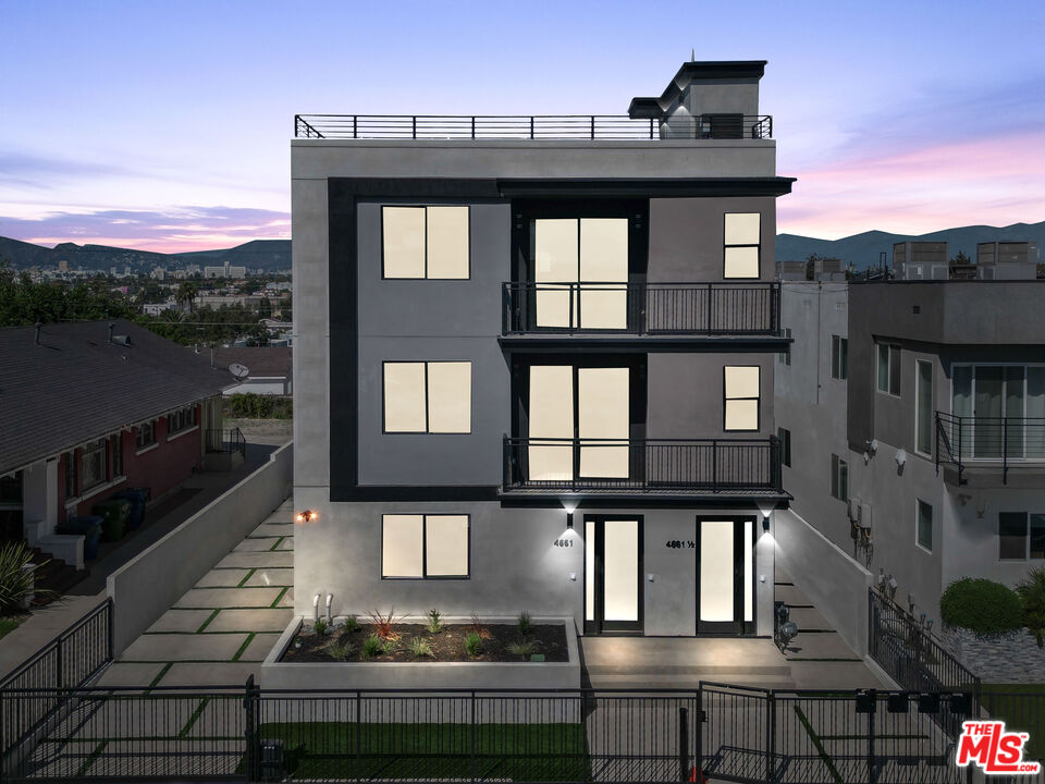 4661 Pickford St Unit: 3