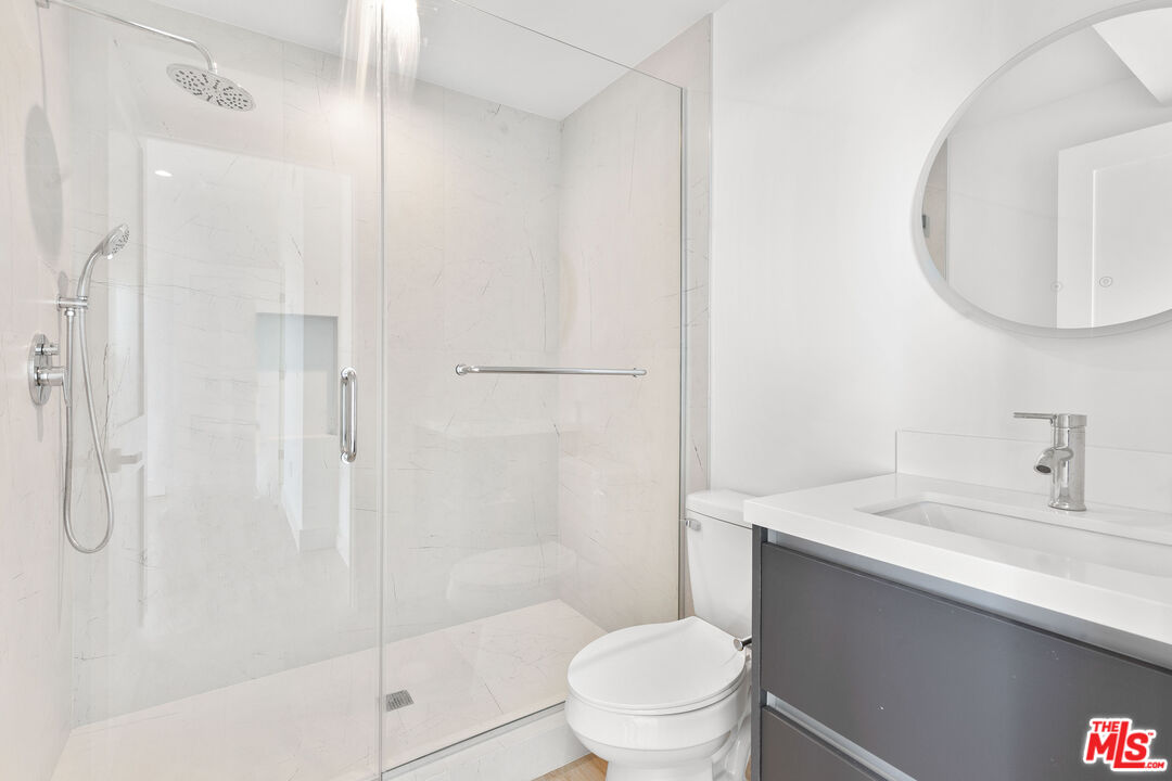 4661 Pickford St Unit: 3