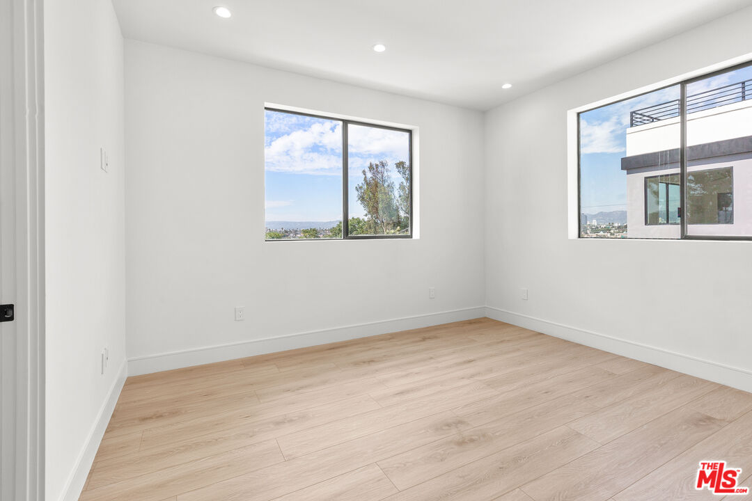 4661 Pickford St Unit: 3