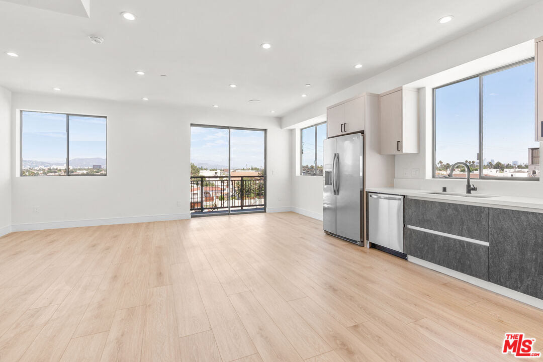 4661 Pickford St Unit: 5