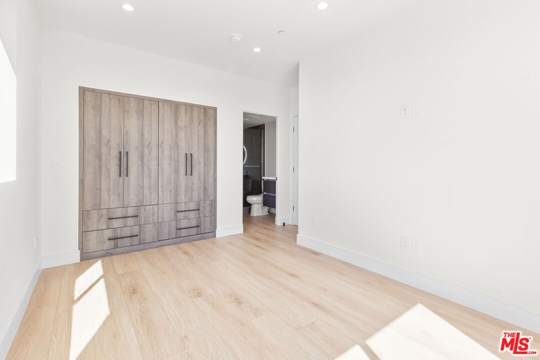 4661 Pickford St Unit: 5