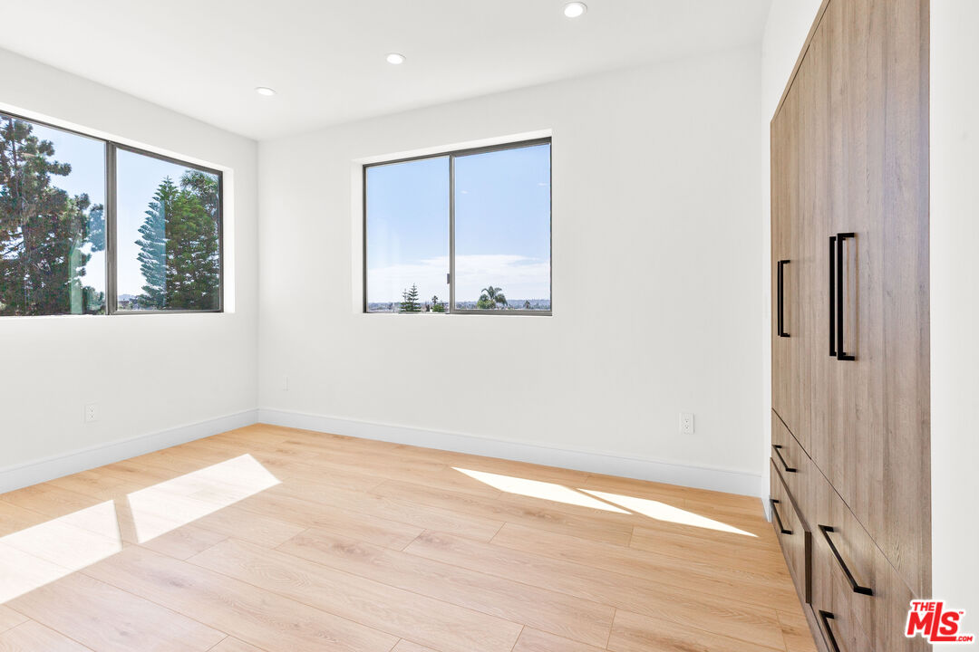 4661 Pickford St Unit: 5