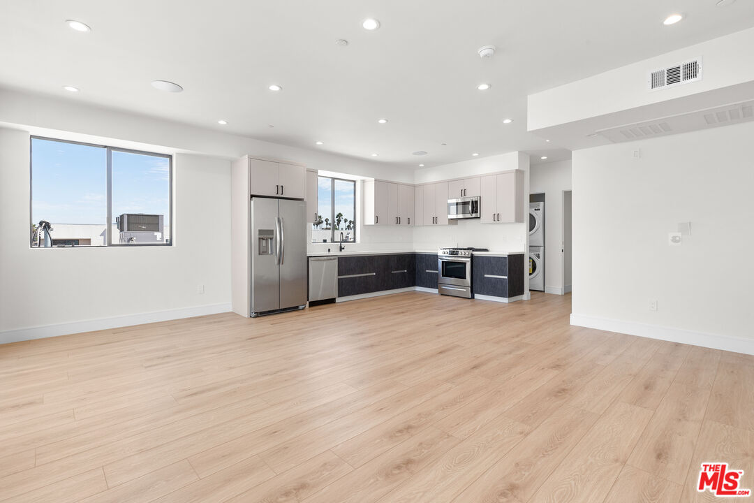 4661 Pickford St Unit: 5