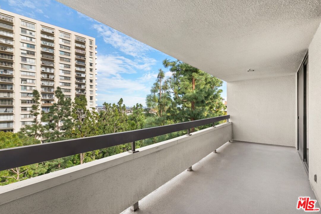 2132 Century Park Ln Unit: 409