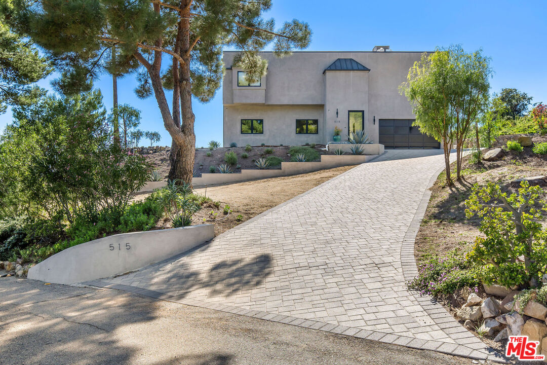 515 Moonrise Dr