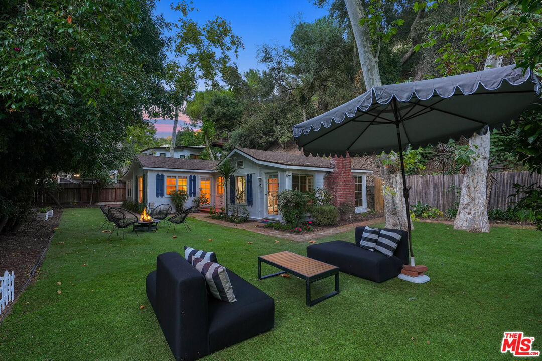 1212 N Beverly Glen Blvd