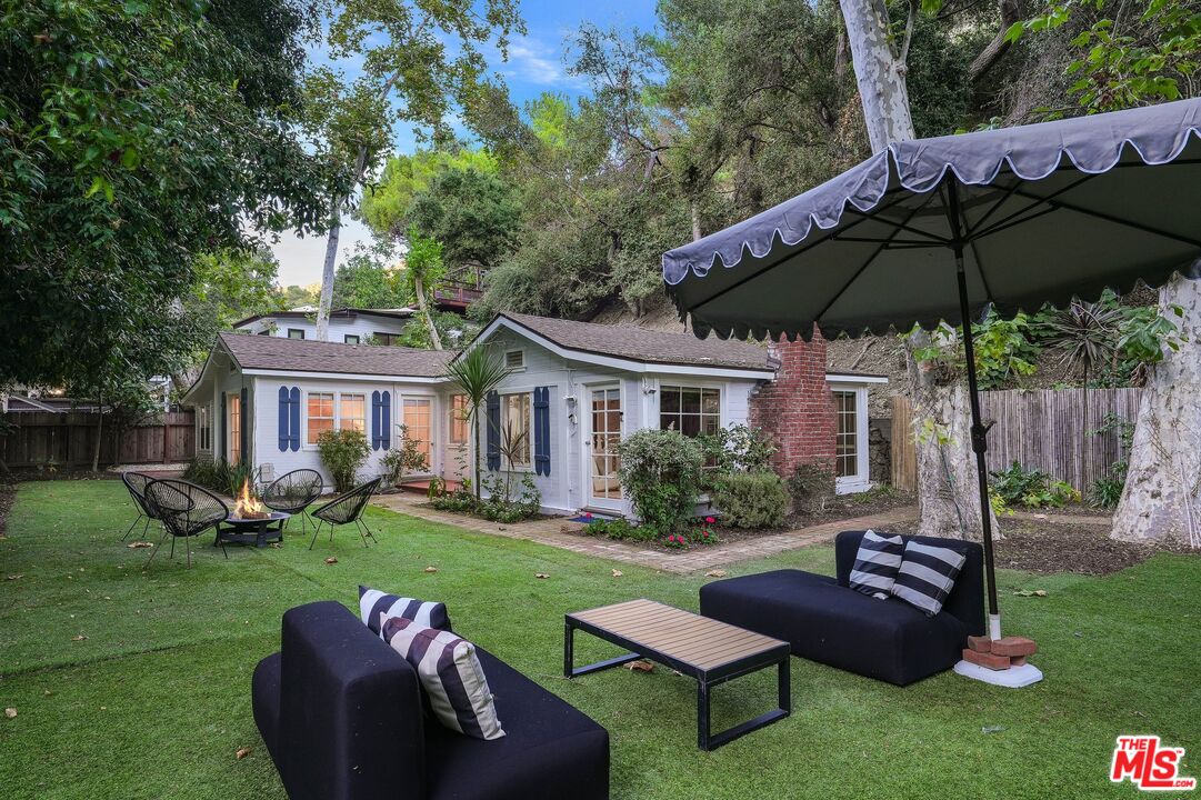 1212 N Beverly Glen Blvd