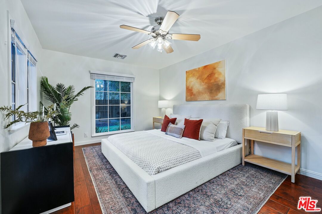 1212 N Beverly Glen Blvd