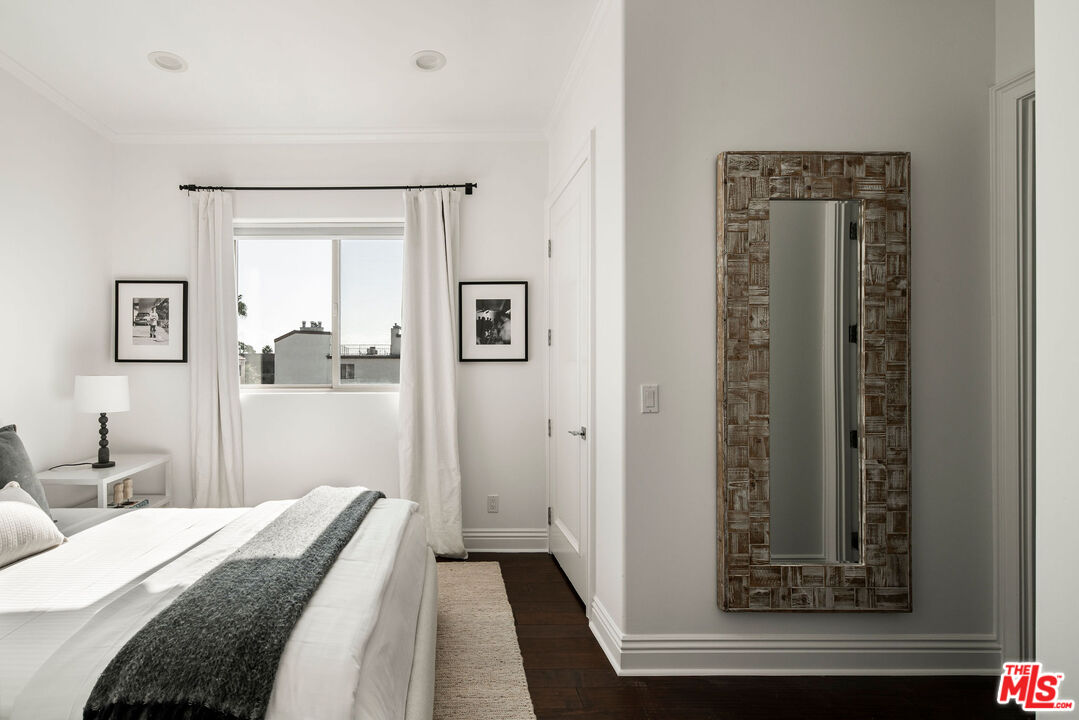 1316 Amherst Ave Unit: 402