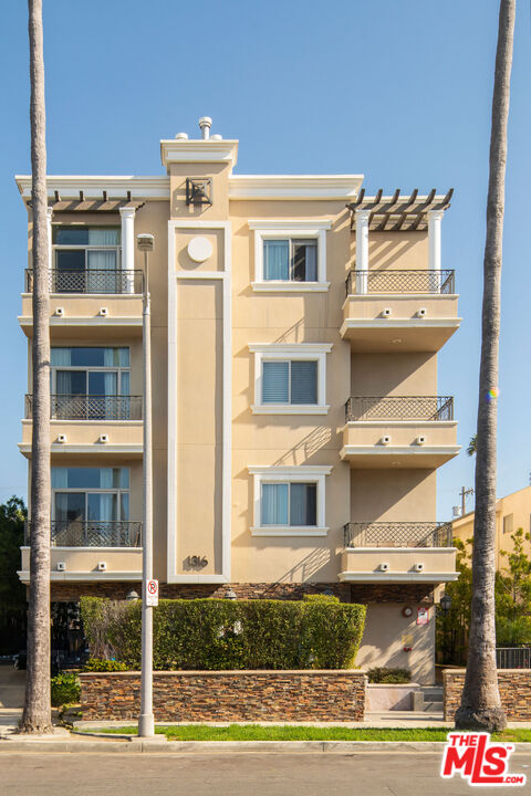 1316 Amherst Ave Unit: 402