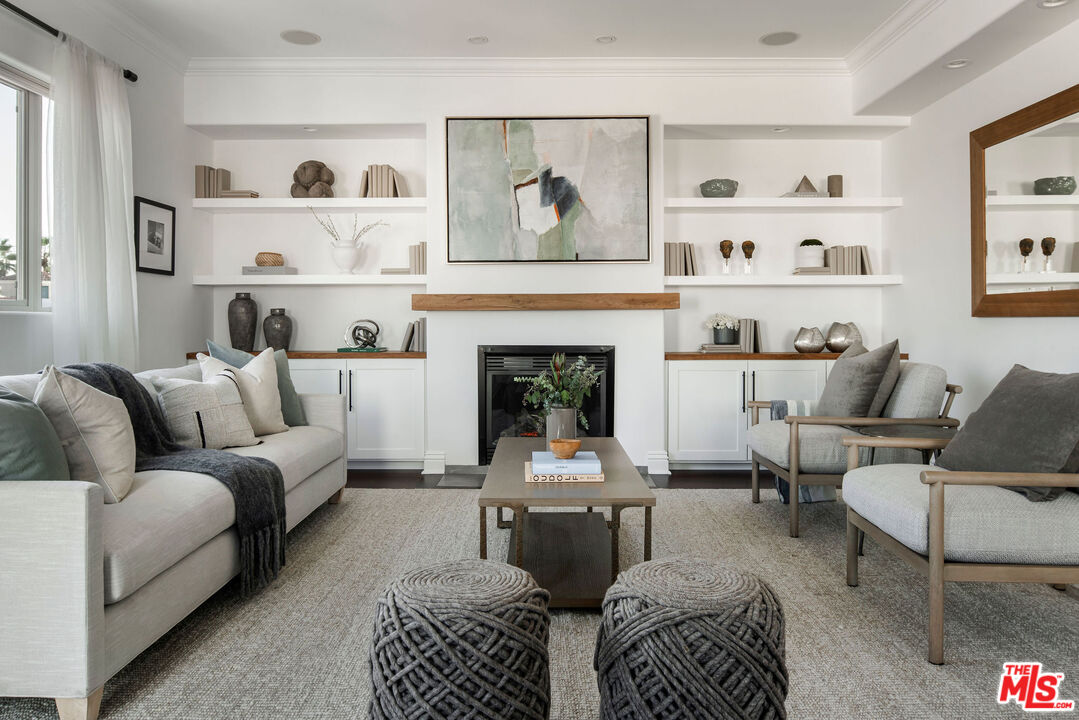 1316 Amherst Ave Unit: 402