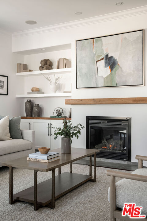 1316 Amherst Ave Unit: 402