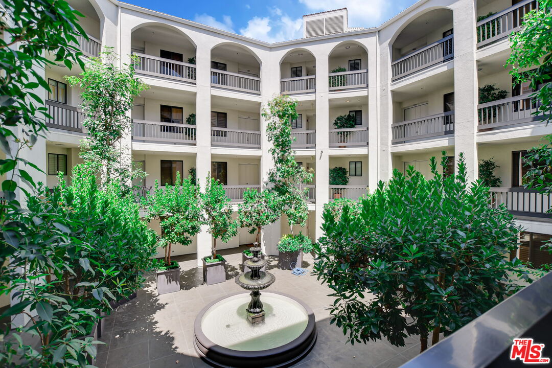 2112 Century Park Ln Unit: 212