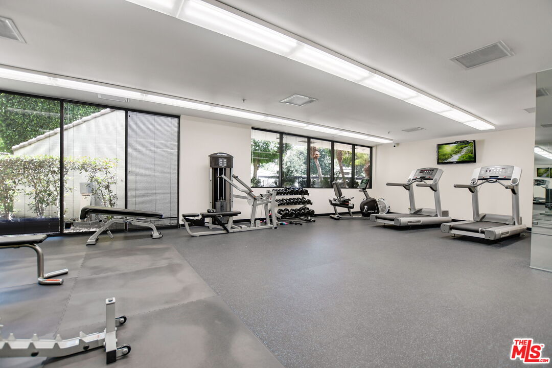 2112 Century Park Ln Unit: 212