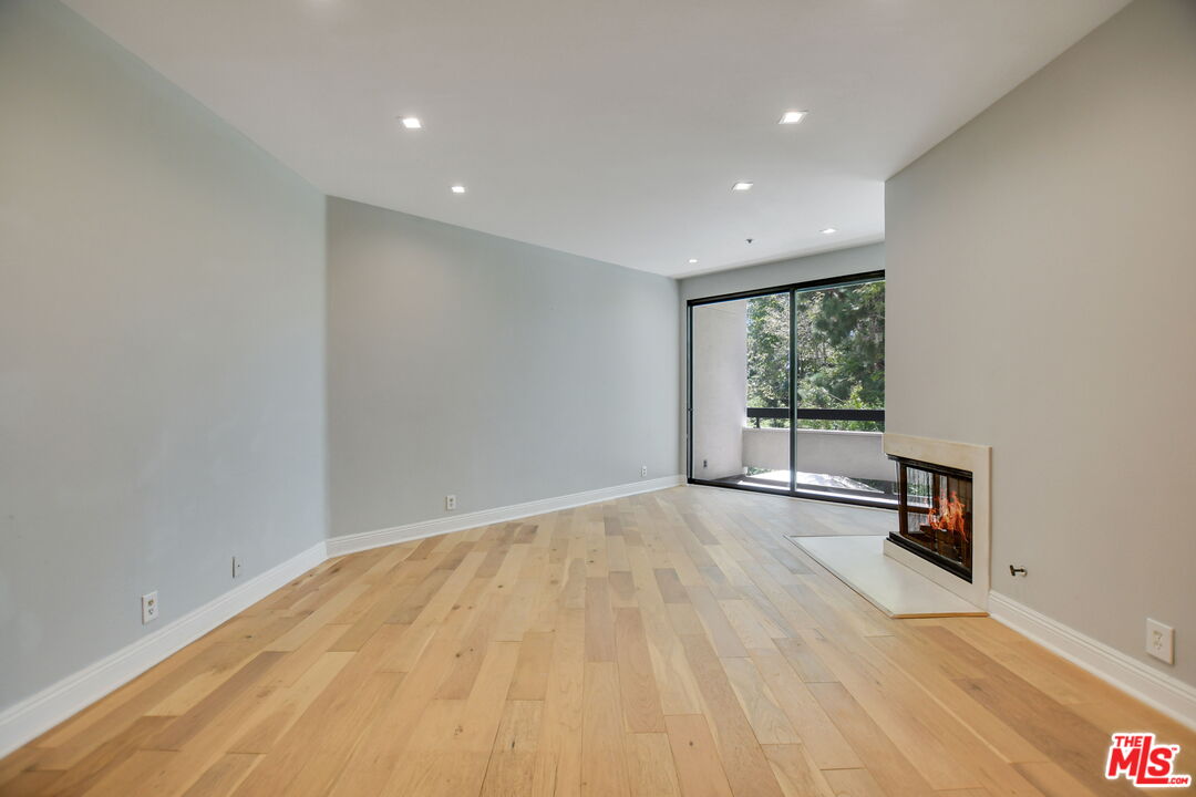2112 Century Park Ln Unit: 212