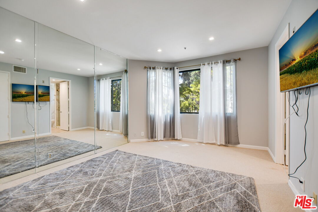 2112 Century Park Ln Unit: 212