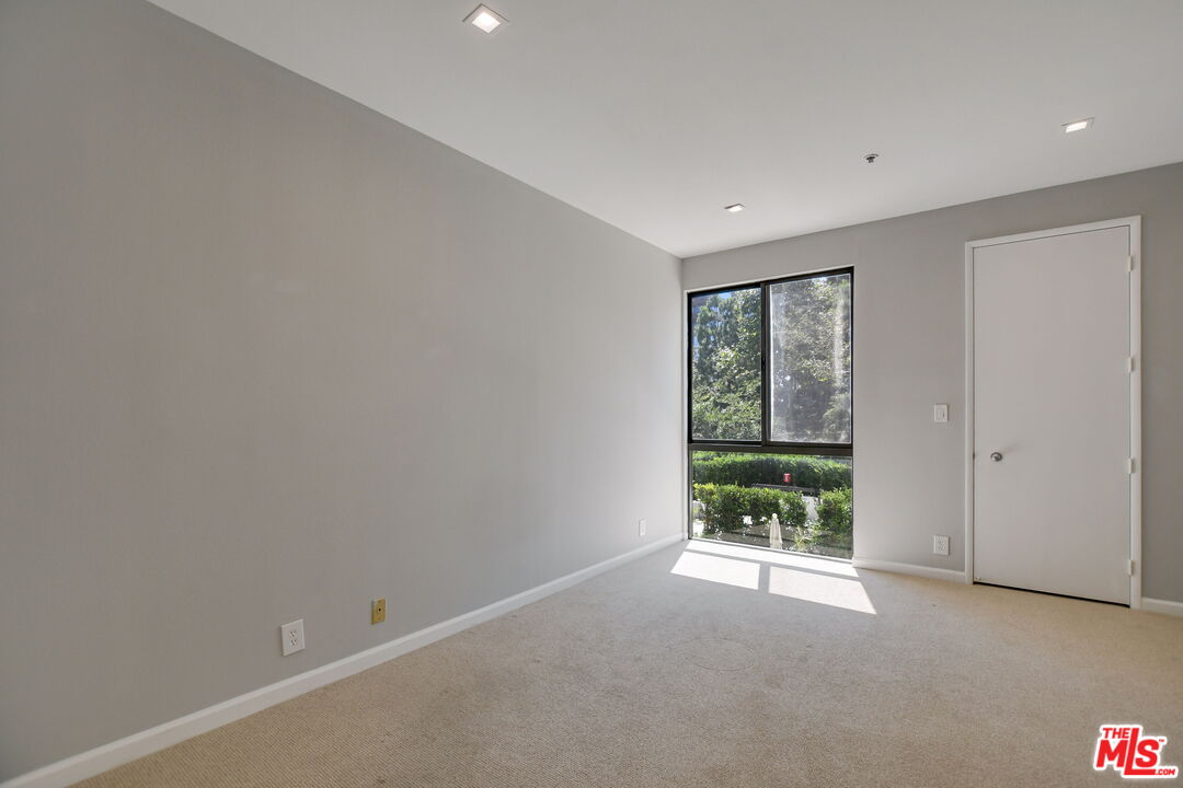 2112 Century Park Ln Unit: 212