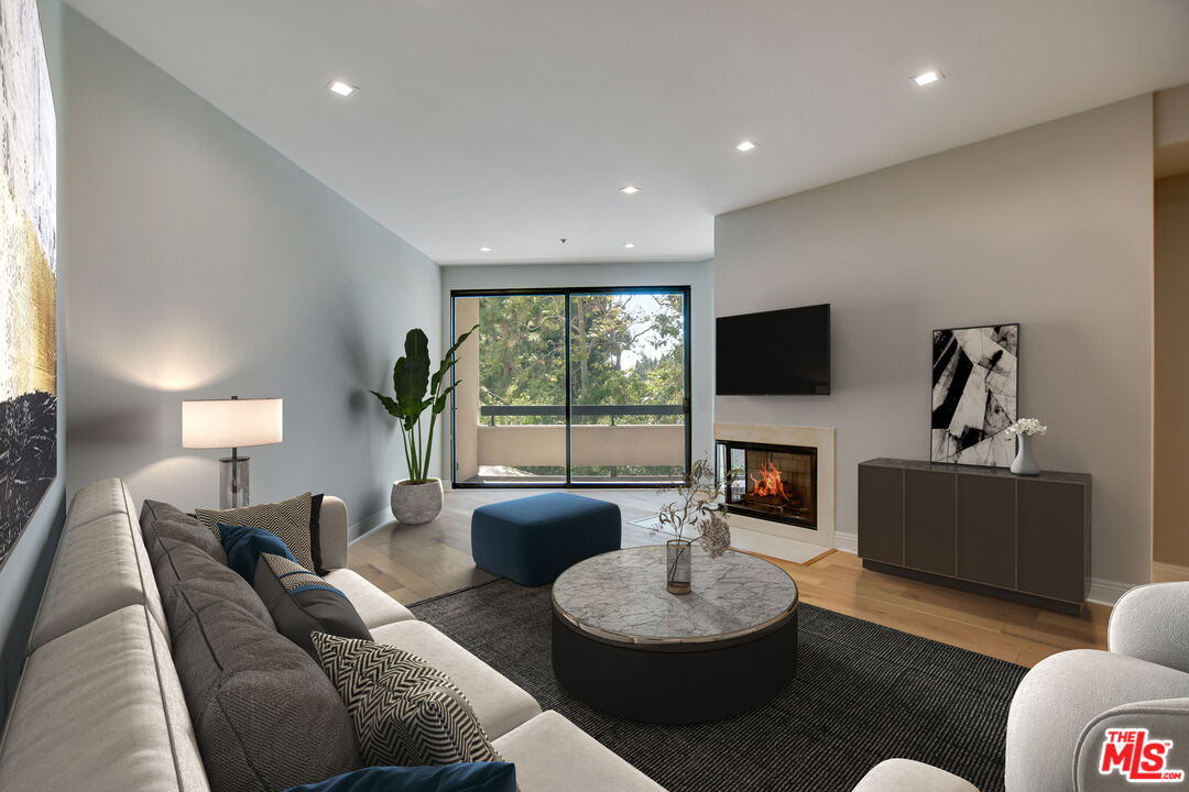 2112 Century Park Ln Unit: 212