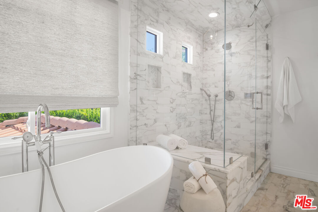 629 S Gretna Green Way