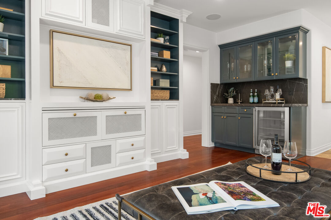 629 S Gretna Green Way