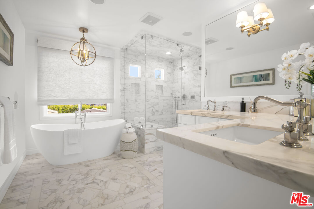 629 S Gretna Green Way