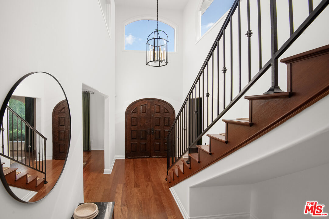 629 S Gretna Green Way