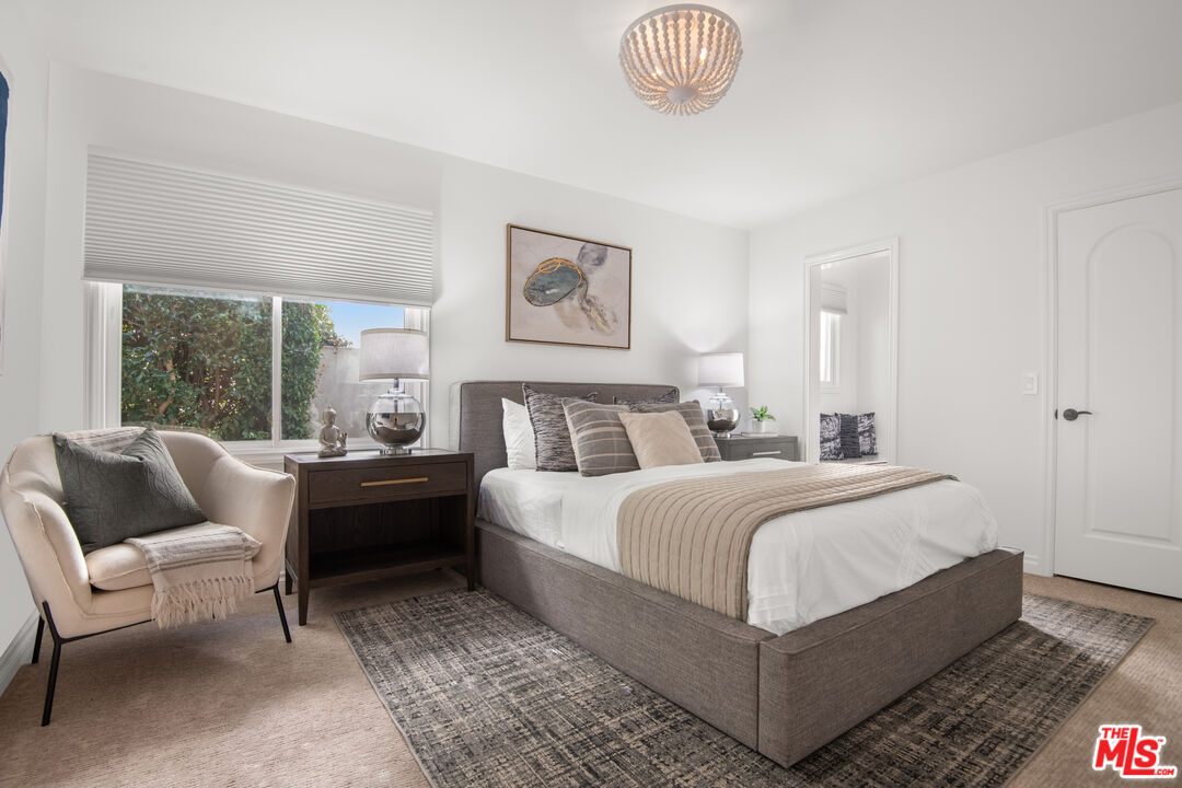 629 S Gretna Green Way