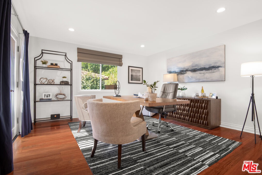 629 S Gretna Green Way