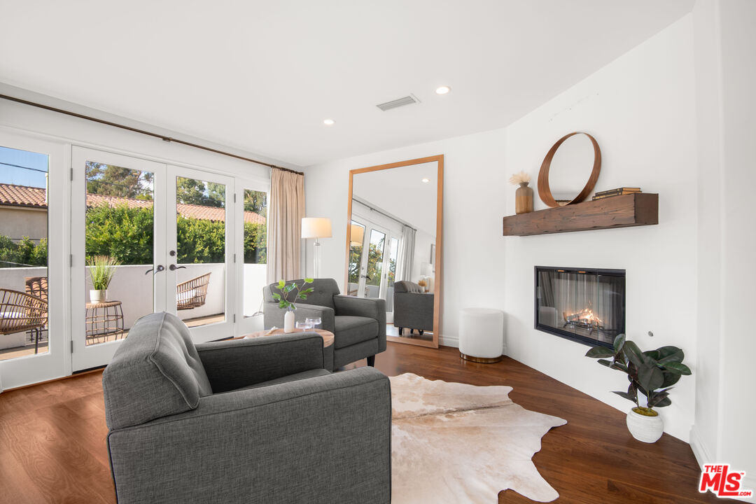 629 S Gretna Green Way