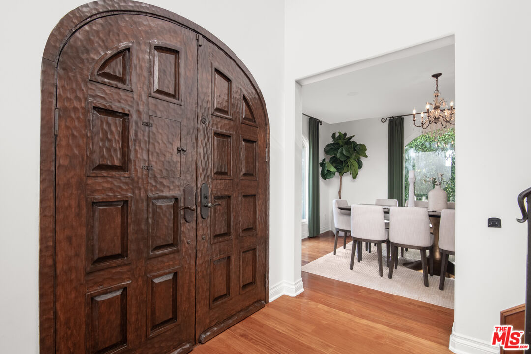 629 S Gretna Green Way