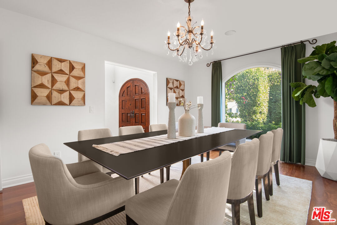 629 S Gretna Green Way