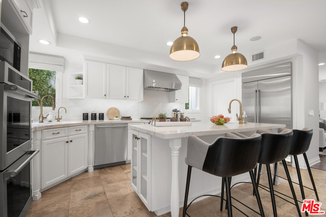 629 S Gretna Green Way