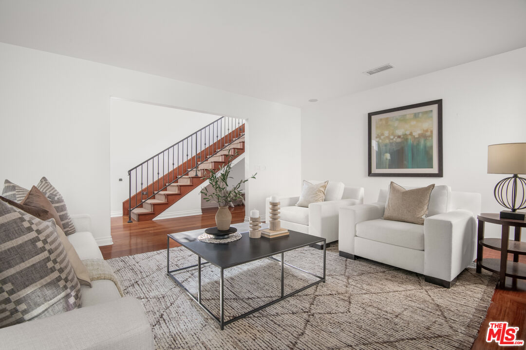 629 S Gretna Green Way