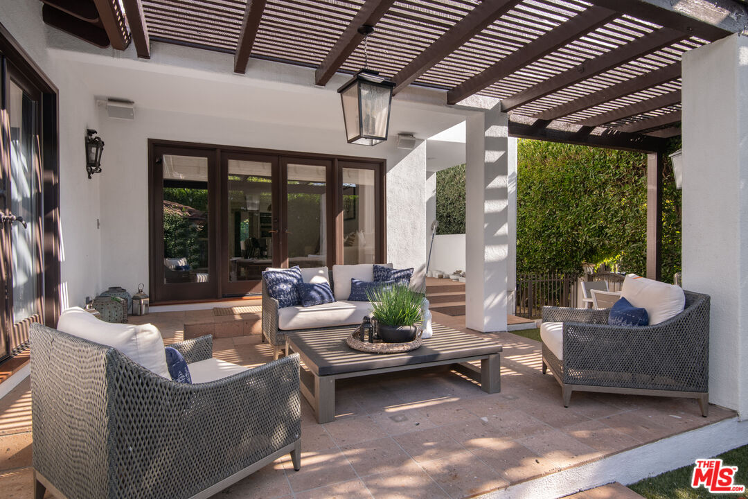 629 S Gretna Green Way